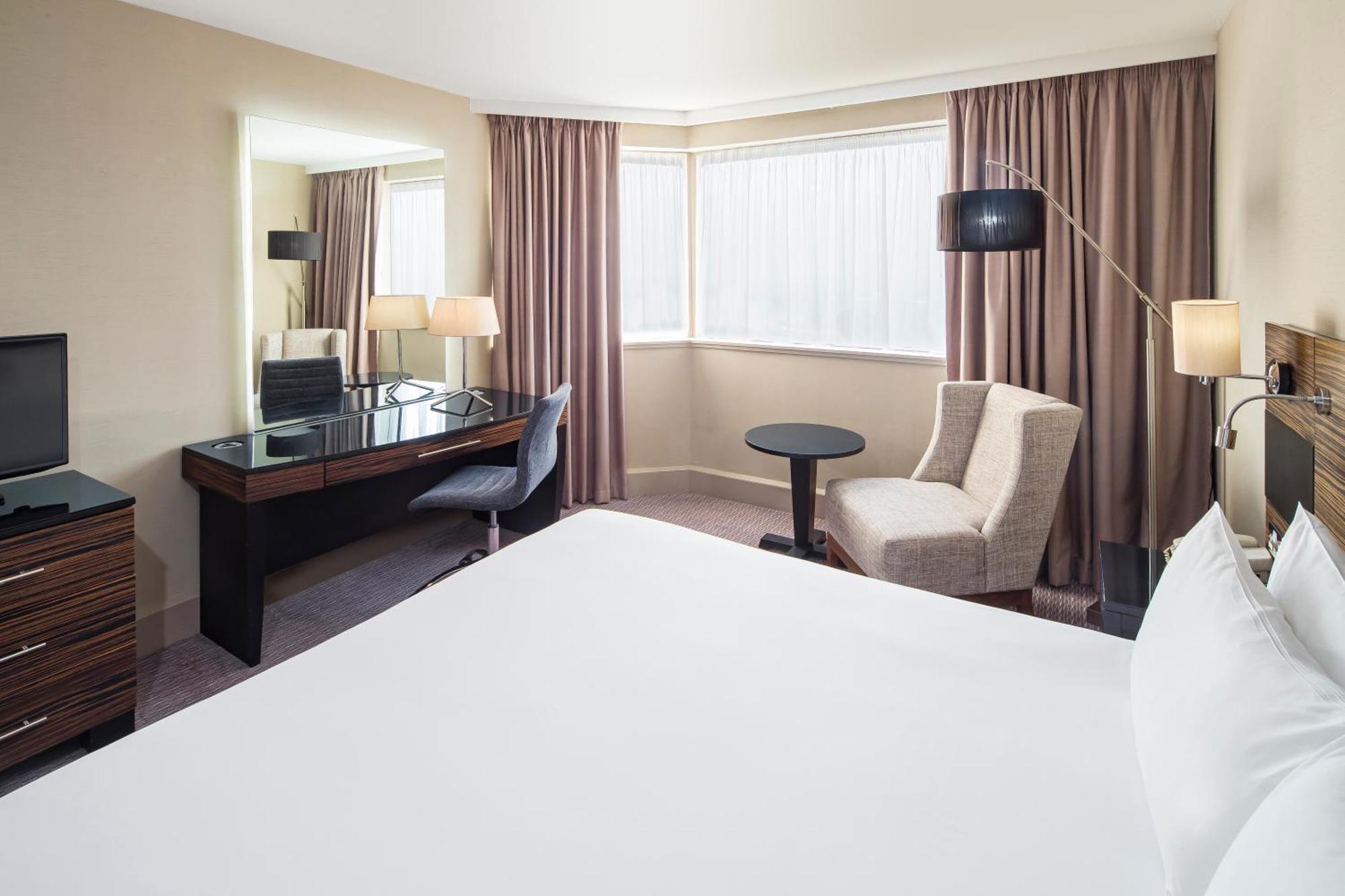 1 Super King Bed Premium Lounge Access,1609715311:JPEG