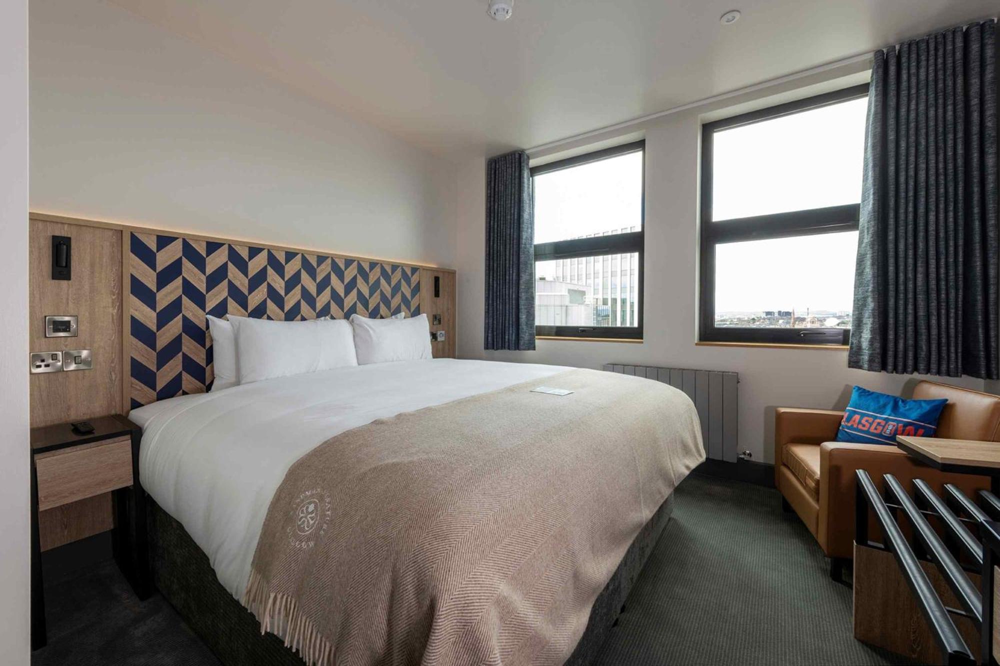 Standard Room 1 Super King Bed,1724823596:JPEG